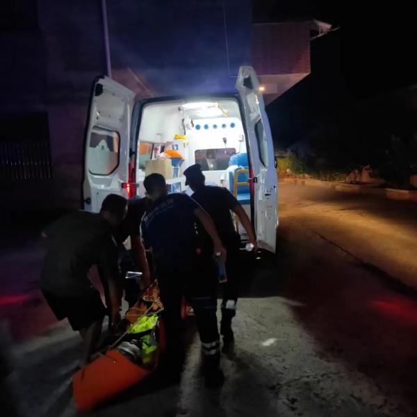 九旬老人走失山林，警民联动深山夜寻